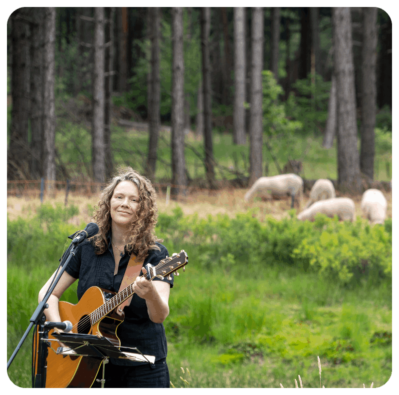 uitvaartzangeres uitvaartmuziek akoestische live muziek zangeres gitarist natuurbegraafplaats Diana Kors afscheidsfotograaf